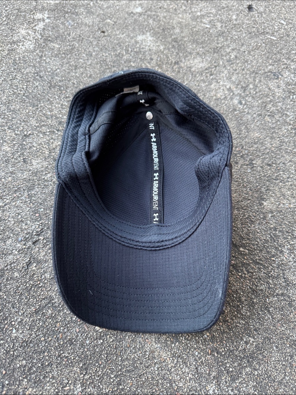 Under Armour Black Hat with Silver Logo - Picture 2 of 4